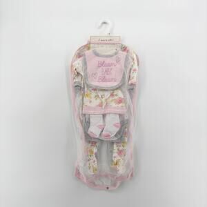 Baby Kiss 9 Piece Set Sleep, Play, Bib, Bodysuit, Pants, Cap & Socks 3-6 Months